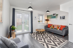 Air Host and Stay - Beautiful new build 3 bedroom house sleeps 5 minutes from LFC 14